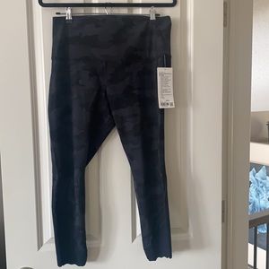Lululemon WU HR Camo Crops 23”- BNWT